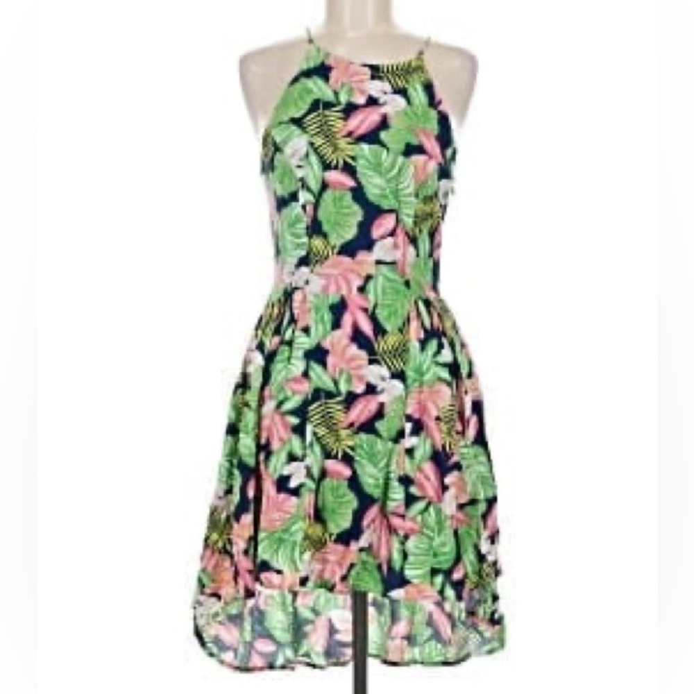 Romeo & Juliet Couture Green and Pink Leaf Print Mini Dress